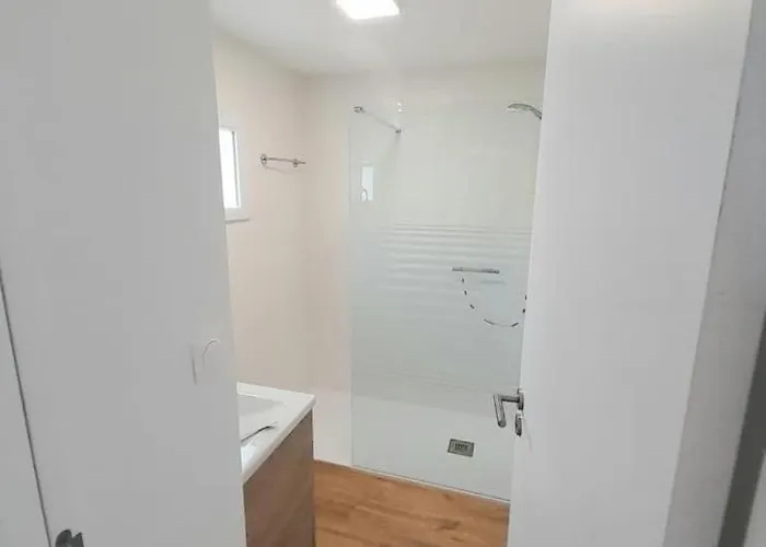 6 Personnes A 250 M De La Villa *