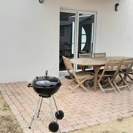 Villa 6 Personnes à 250 M De La *